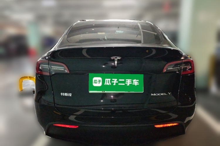 Tesla Model Y 2023 #4 Tesla Model Y 2023 car image #4