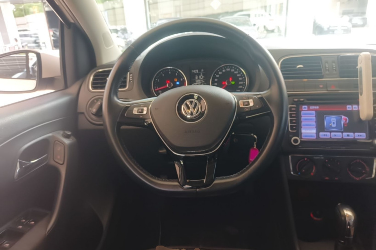 Volkswagen Polo 2017 #15 Volkswagen Polo 2017 car image #15