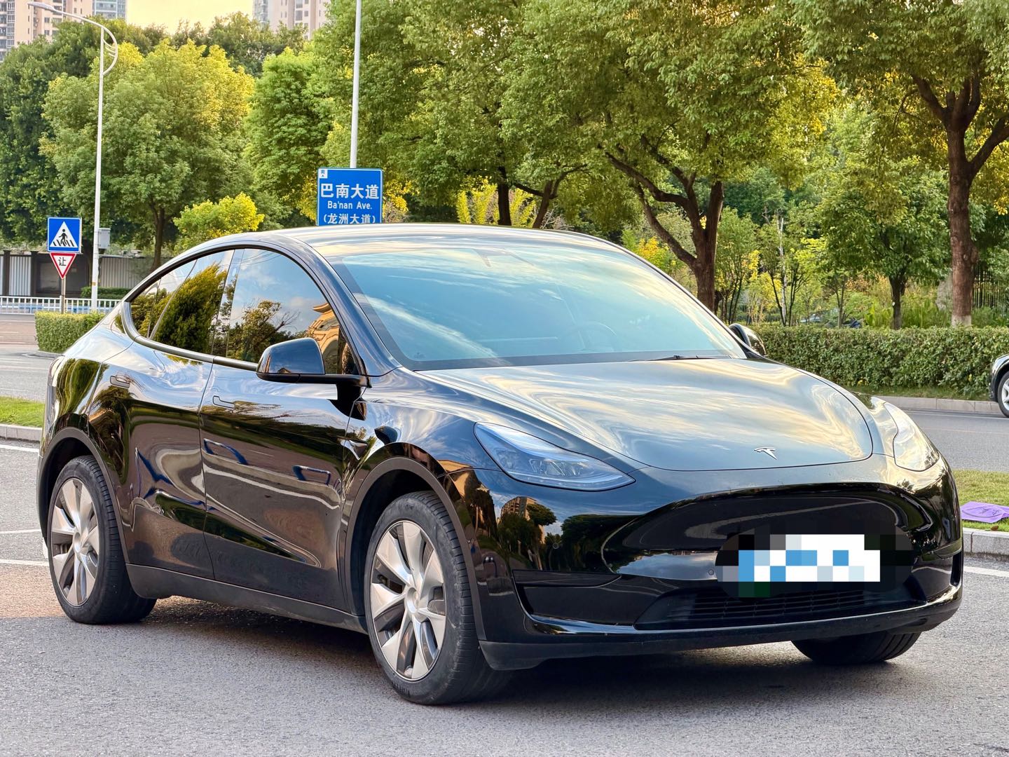 Tesla Model Y 2022 #5 Tesla Model Y 2022 car image #5