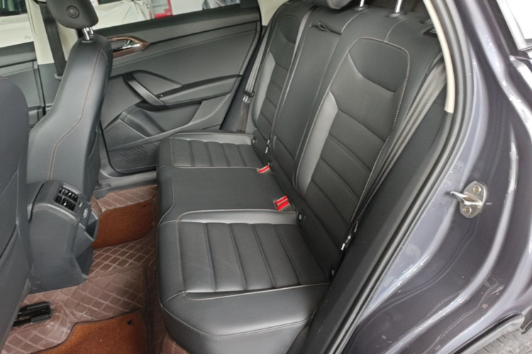 Volkswagen Tharu 2020 car image #17