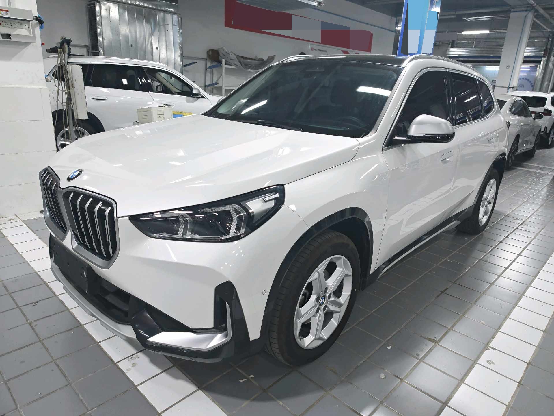 BMW X1 2023 car image 