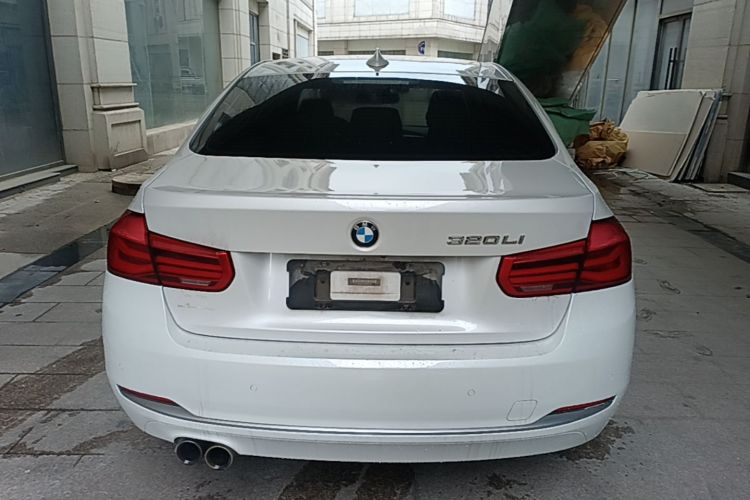 BMW 3 Series 2018 #6 BMW 3 Series 2018 car image #6