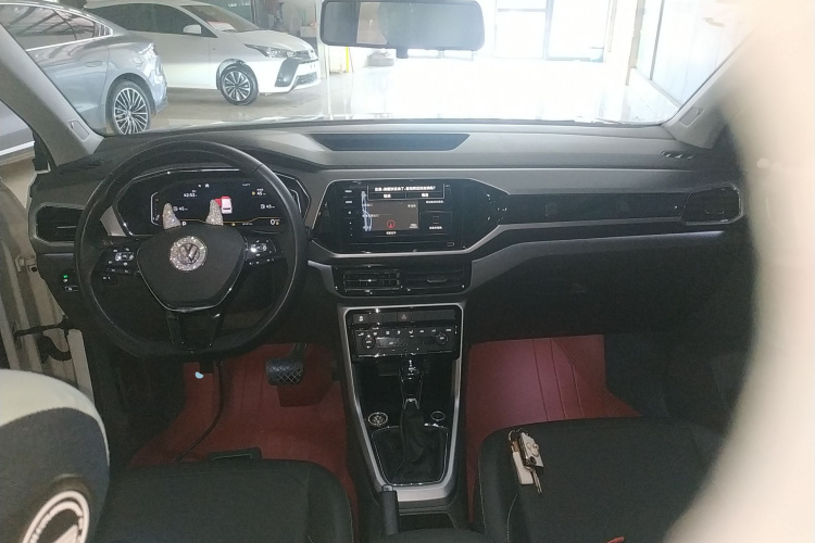 Volkswagen T-Cross 2021 car image #10