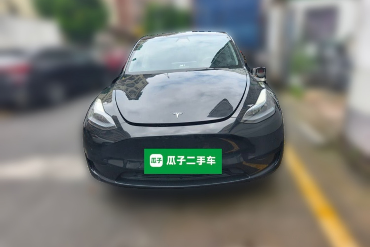 Tesla Model Y 2023 car image #3