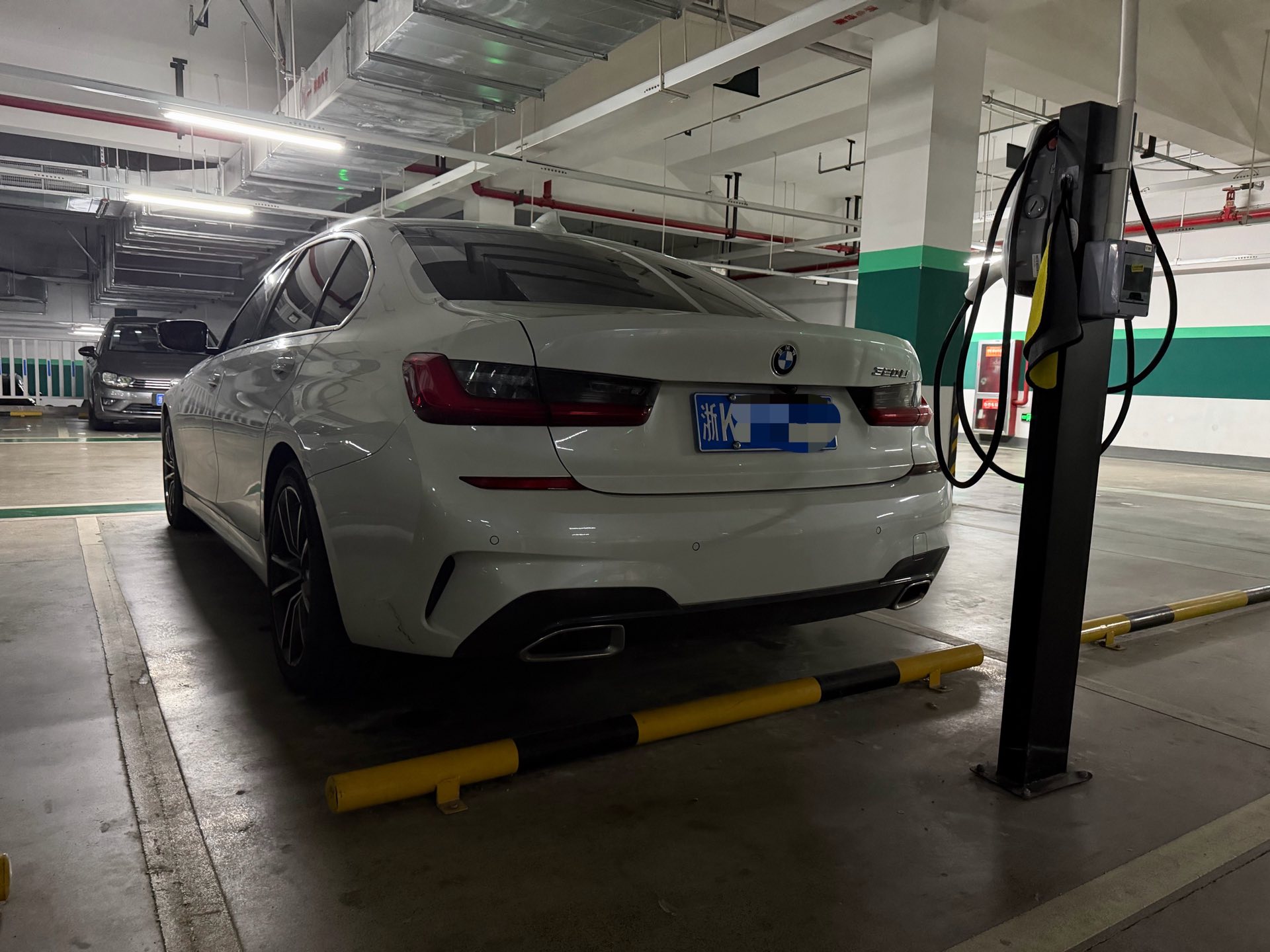 BMW 3 Series 2020 car image #8
