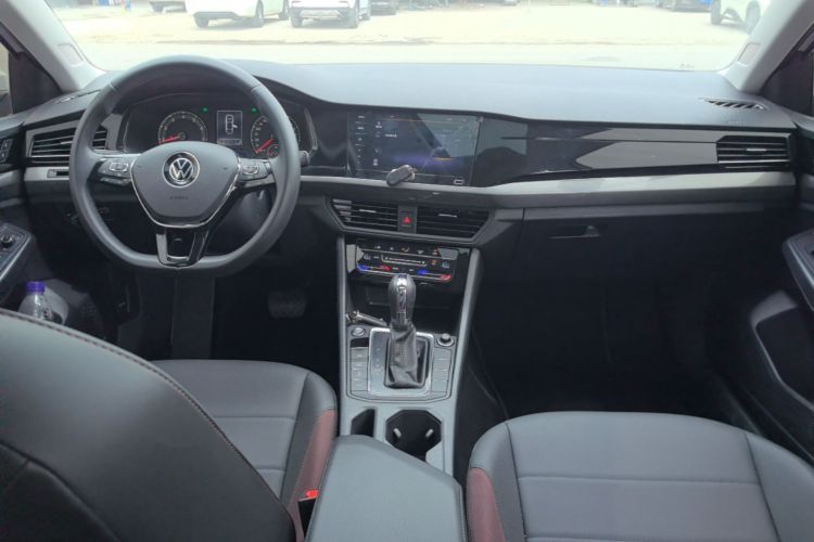Volkswagen Bora 2021 car image #11