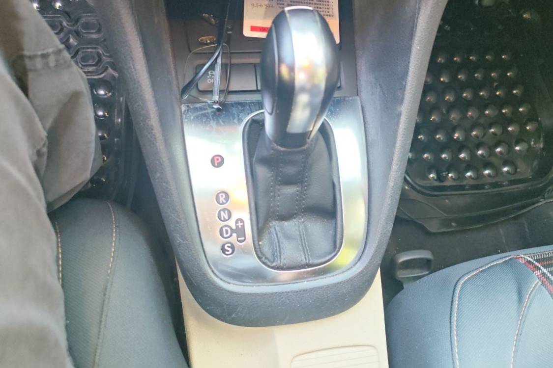 Volkswagen Golf 2014 car image #27