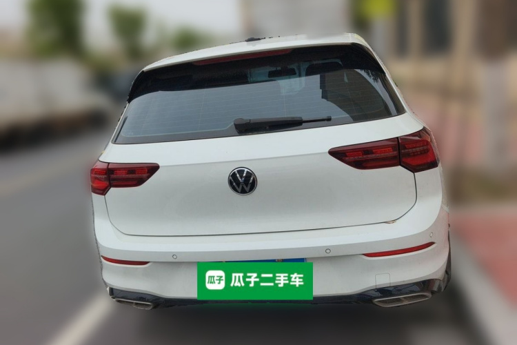 Volkswagen Golf 2023 car image #4