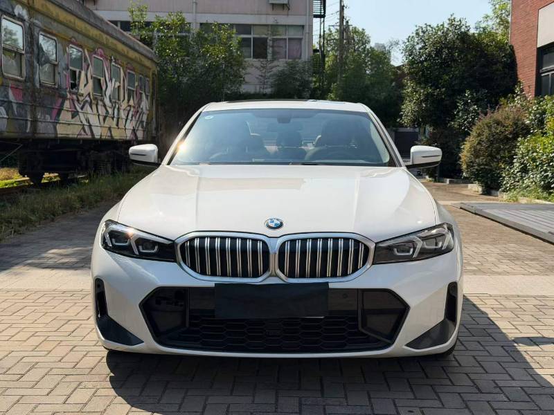 BMW 3 Series 2024 #2 BMW 3 Series 2024 car image #2