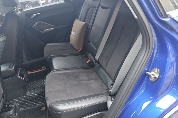 Audi Q3 2020 car image #19