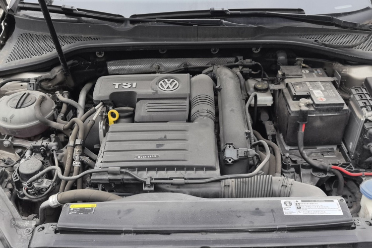 Volkswagen Golf 2019 car image #22