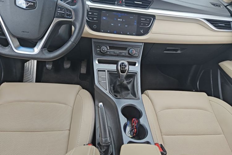GEELY Emgrand 2018 car image #14