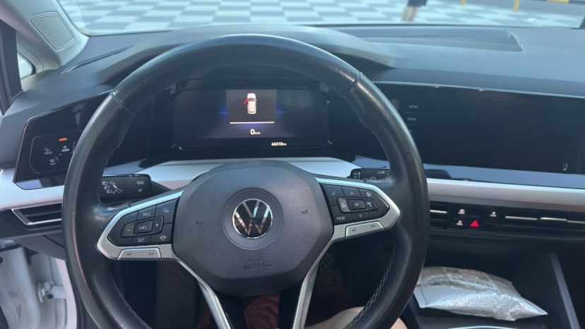 Volkswagen Golf 2021 car image #9