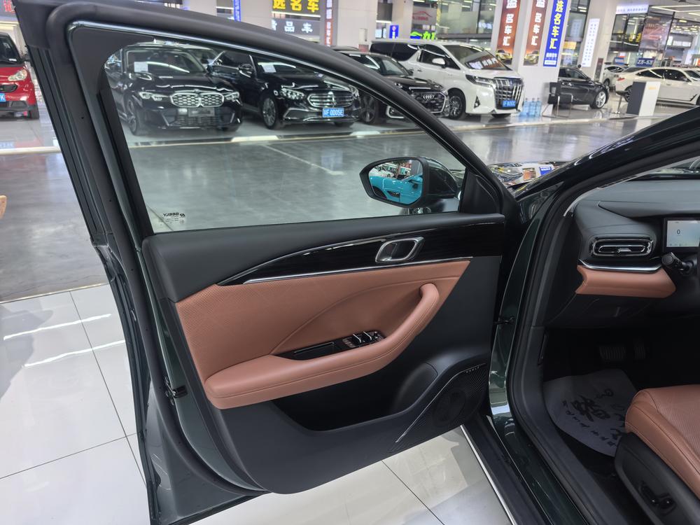 GEELY Emgrand 2025 #15 GEELY Emgrand 2025 صورة سيارة #15