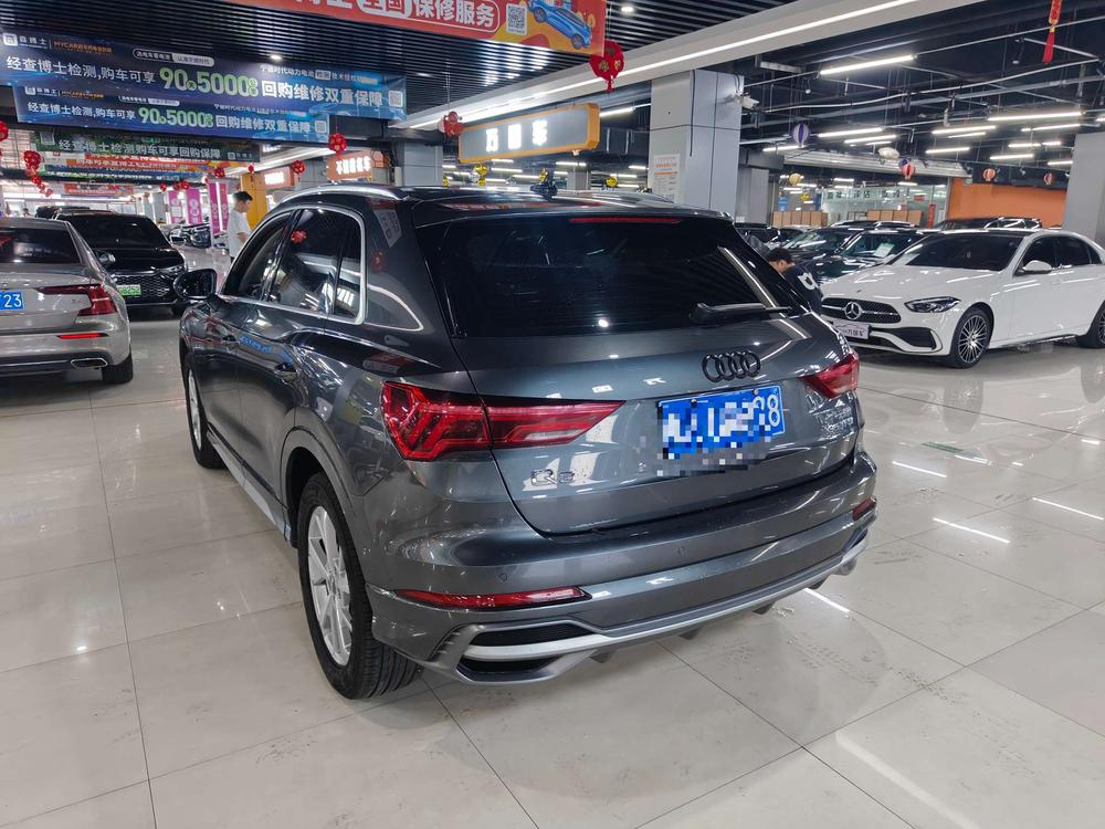 Audi Q3 2019 car image #4