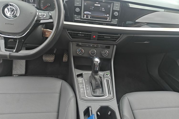 Volkswagen Lavida 2019 car image #14