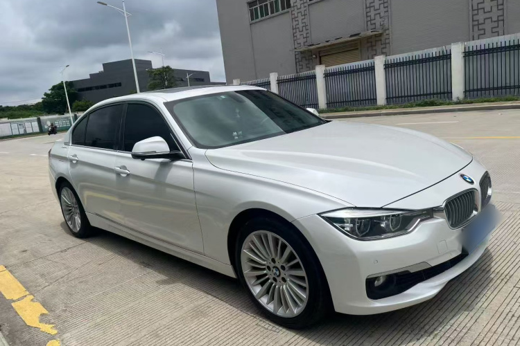 BMW 3 Series 2018 car image #6