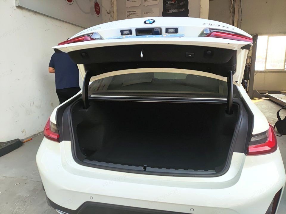 BMW 3 Series 2022 car image #7