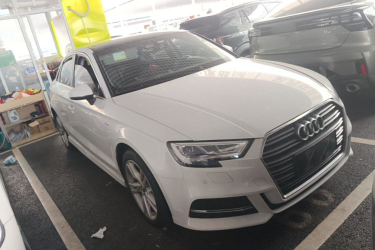 Audi A3 2019 car image #4