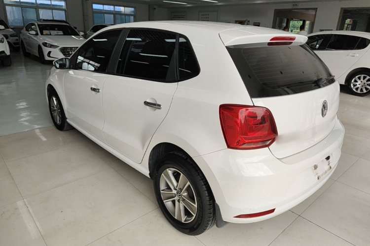 Volkswagen Polo 2015 #5 Volkswagen Polo 2015 car image #5