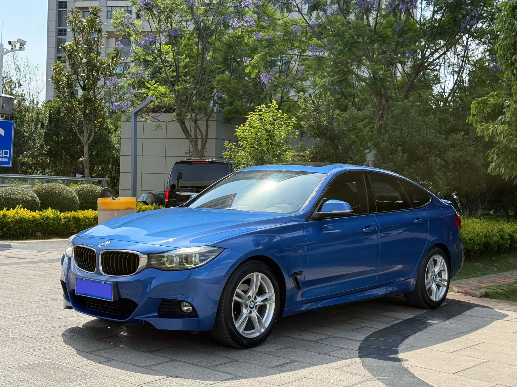 BMW 3 Series GT 2018 #2 BMW 3 Series GT 2018 car image #2