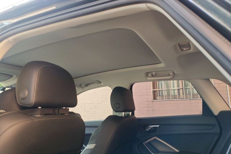 Audi Q3 2020 car image #16
