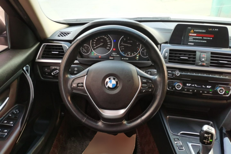 BMW 3 Series 2017 #21 BMW 3 Series 2017 car image #21