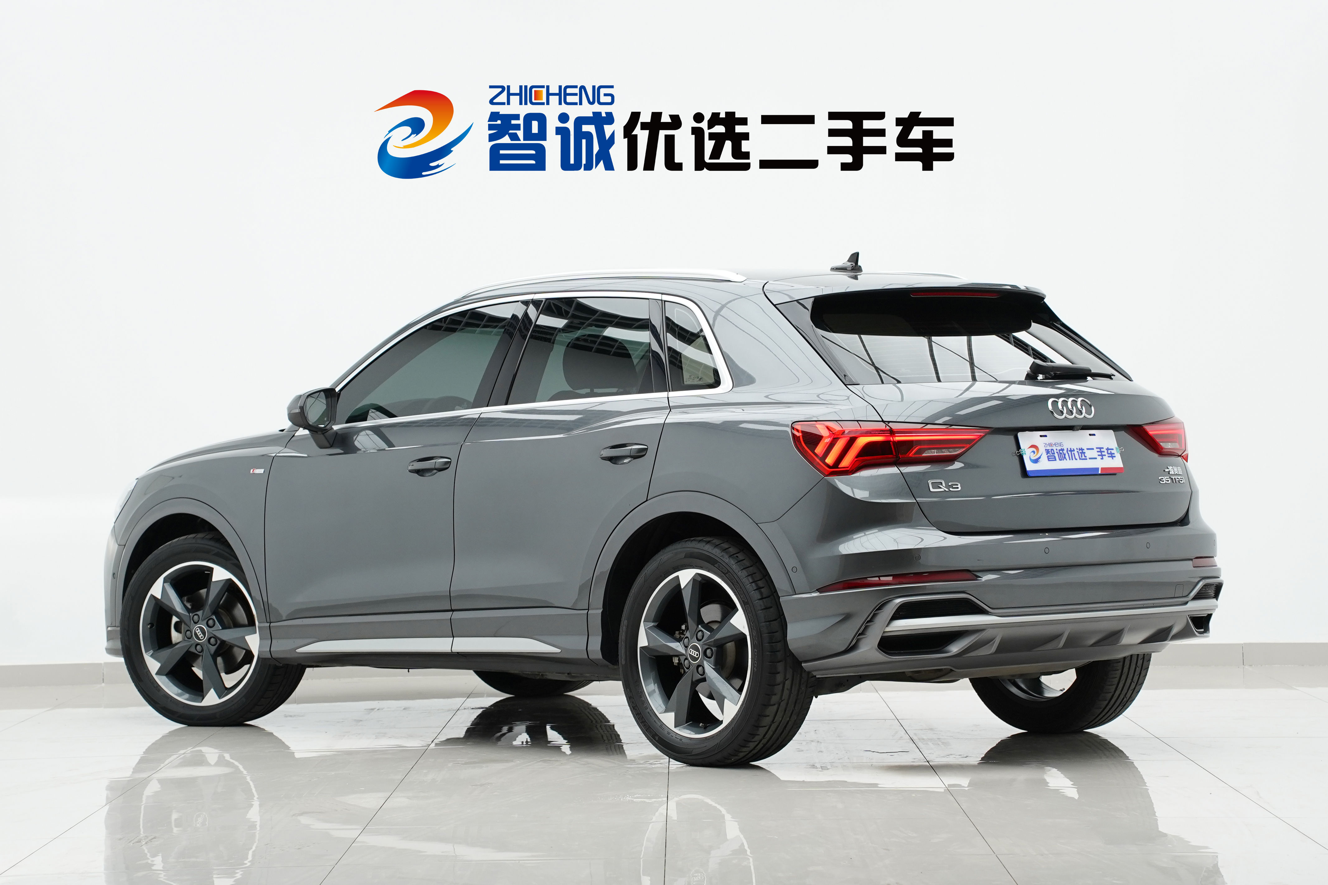 Audi Q3 2022 car image #9