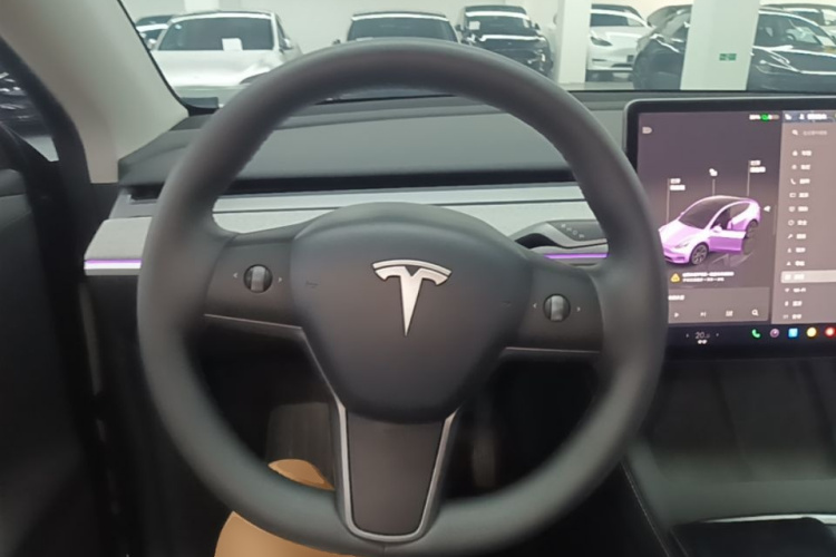 Tesla Model Y 2023 #11 Tesla Model Y 2023 immagine di auto #11