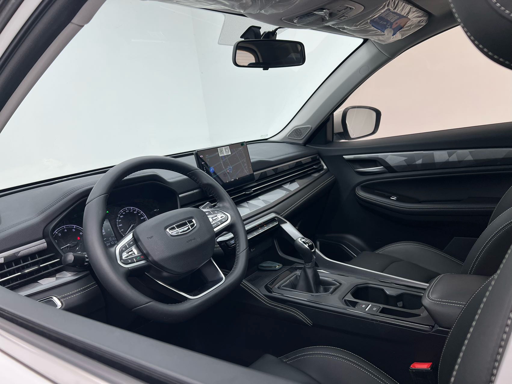 GEELY Vision X6 2023 #12 GEELY Vision X6 2023 car image #12
