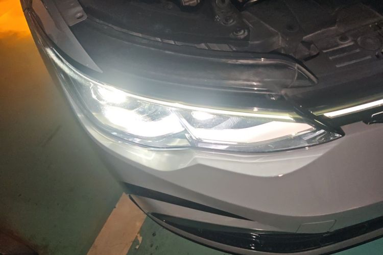 Volkswagen Golf 2024 car image #8