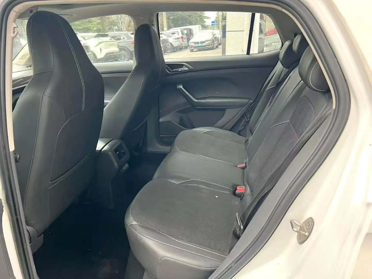 Volkswagen T-Cross 2020 car image #4