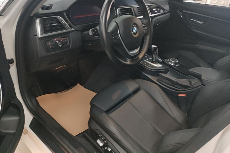 BMW 3 Series 2019 #16 BMW 3 Series 2019 car image #16