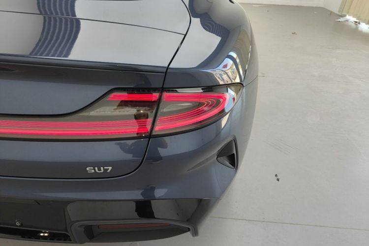 MI SU7 2025 car image #8