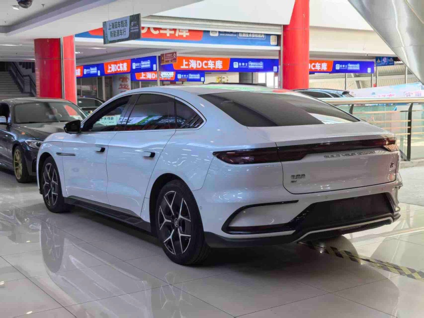 BYD Han 2023 car image #9