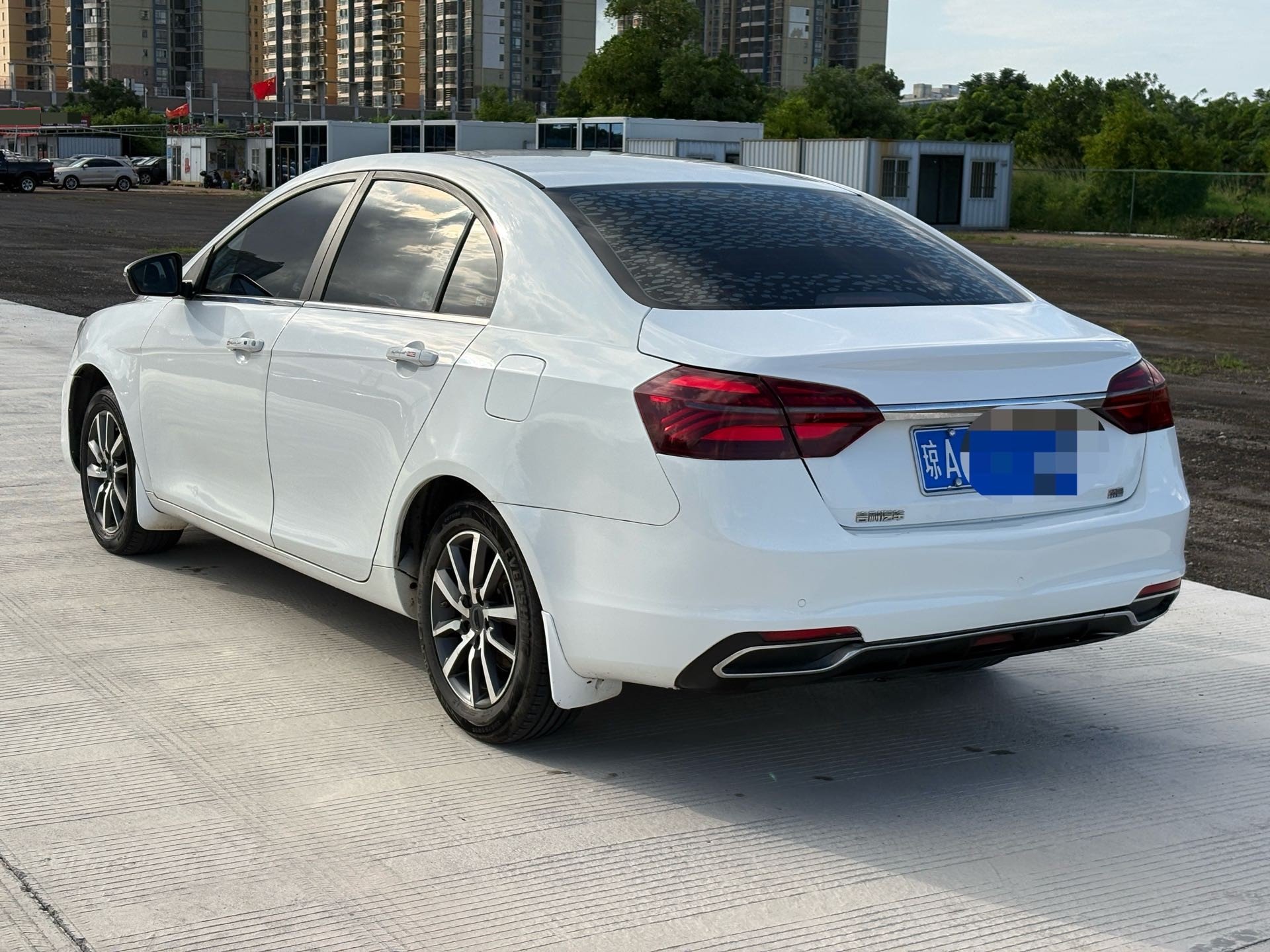 GEELY Emgrand 2019 #4 GEELY Emgrand 2019 car image #4