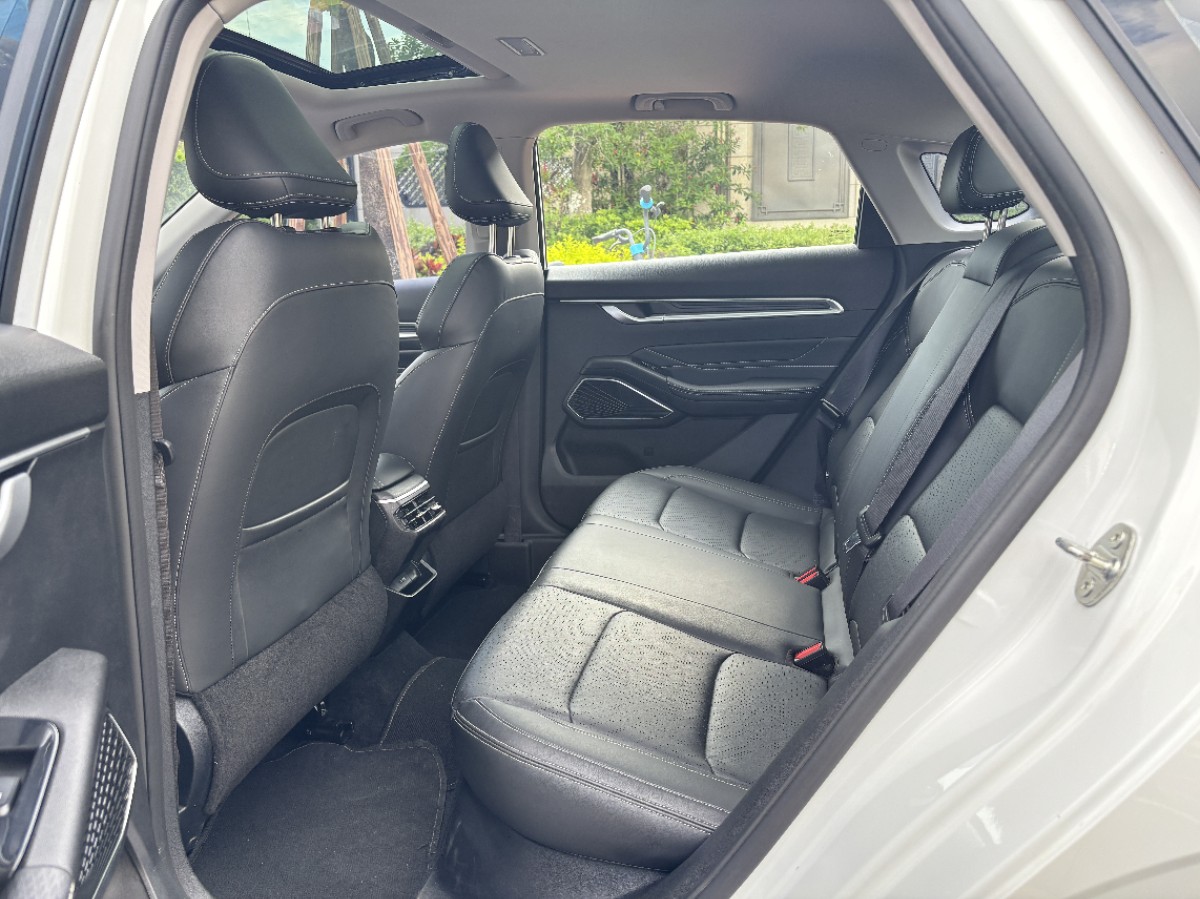GEELY Emgrand 2022 #6 GEELY Emgrand 2022 car image #6