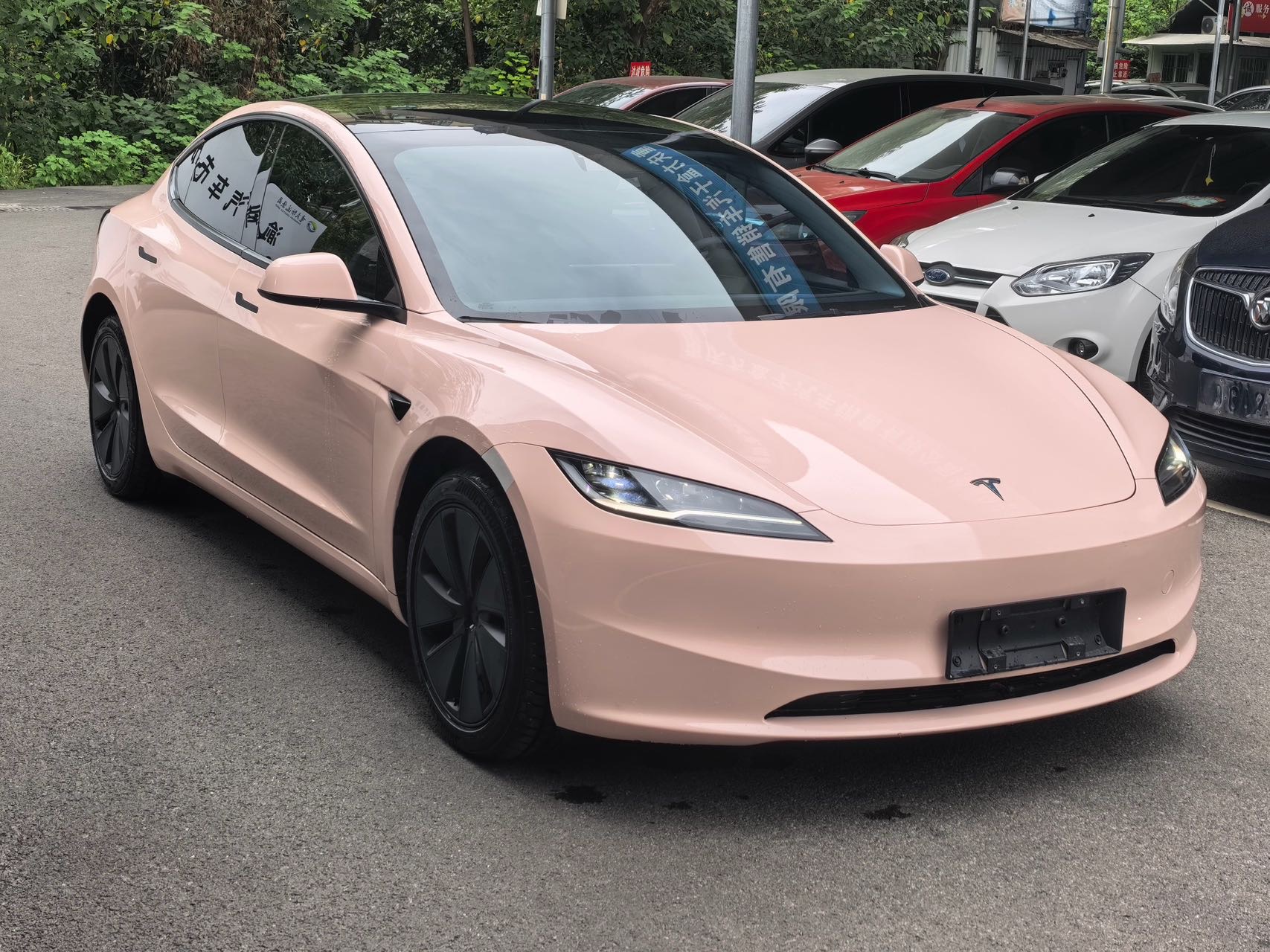 Tesla Model 3 2025 car image #3