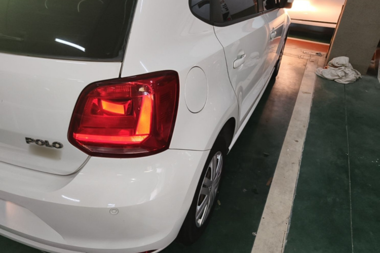 Volkswagen Polo 2016 car image #8