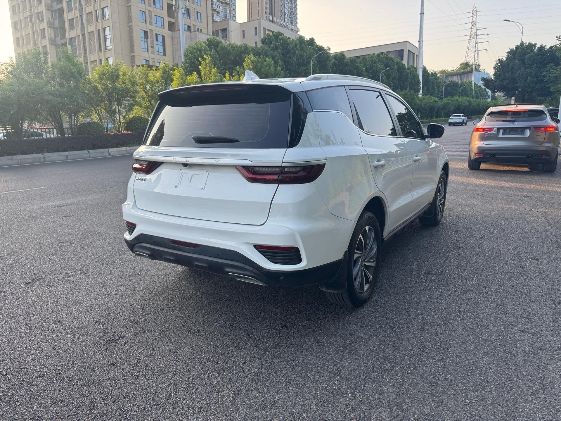 GEELY Vision X6 2021 image de voiture #9