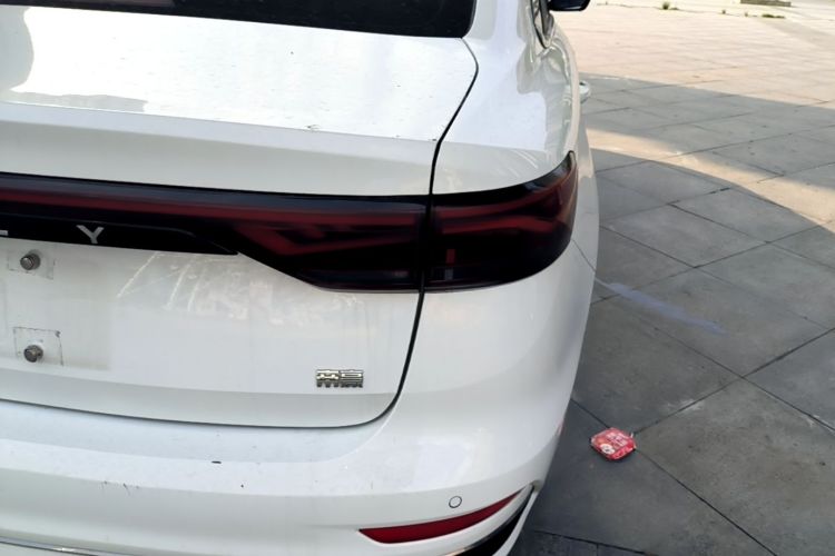 GEELY Emgrand 2024 car image #8