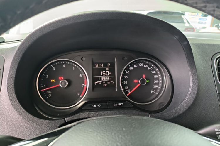 Volkswagen Polo 2017 car image #12