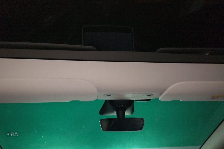 Tesla Model Y 2022 car image #20