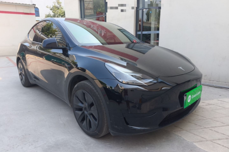Tesla Model Y 2023 #4 Tesla Model Y 2023 car image #4