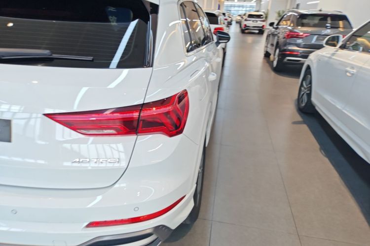 Audi Q3 2020 #8 Audi Q3 2020 car image #8