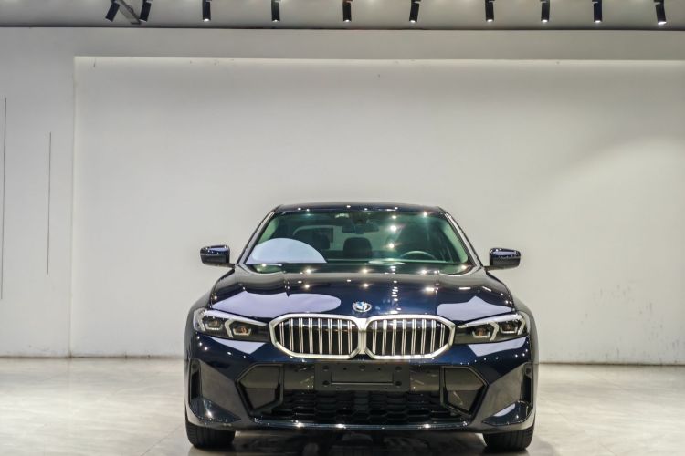 BMW 3 Series 2024 #4 BMW 3 Series 2024 car image #4