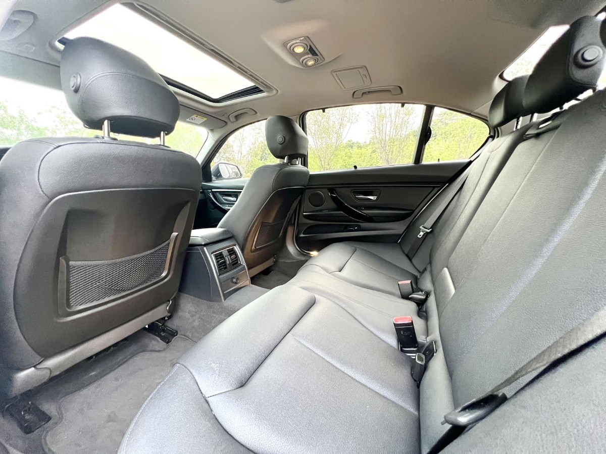 BMW 3 Series 2017 car image #6