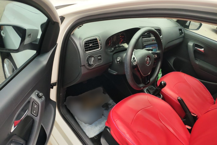 Volkswagen Polo 2017 car image #16