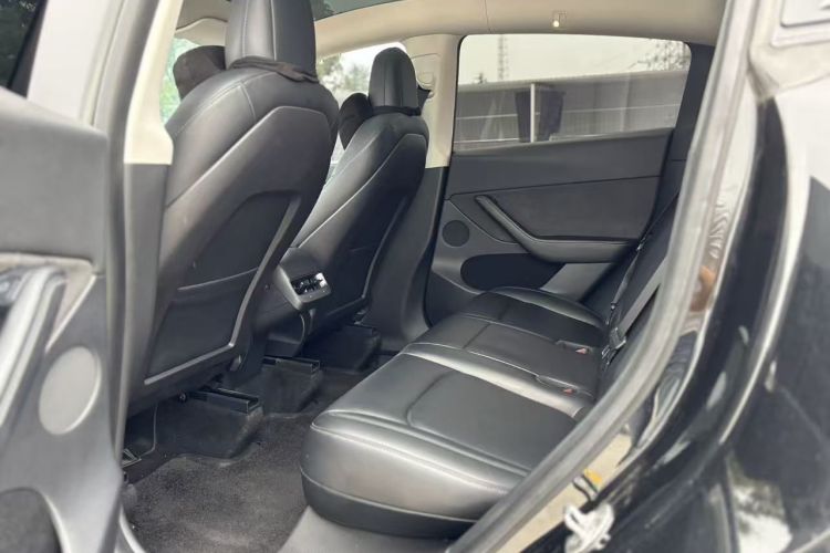 Tesla Model Y 2022 #12 Tesla Model Y 2022 car image #12