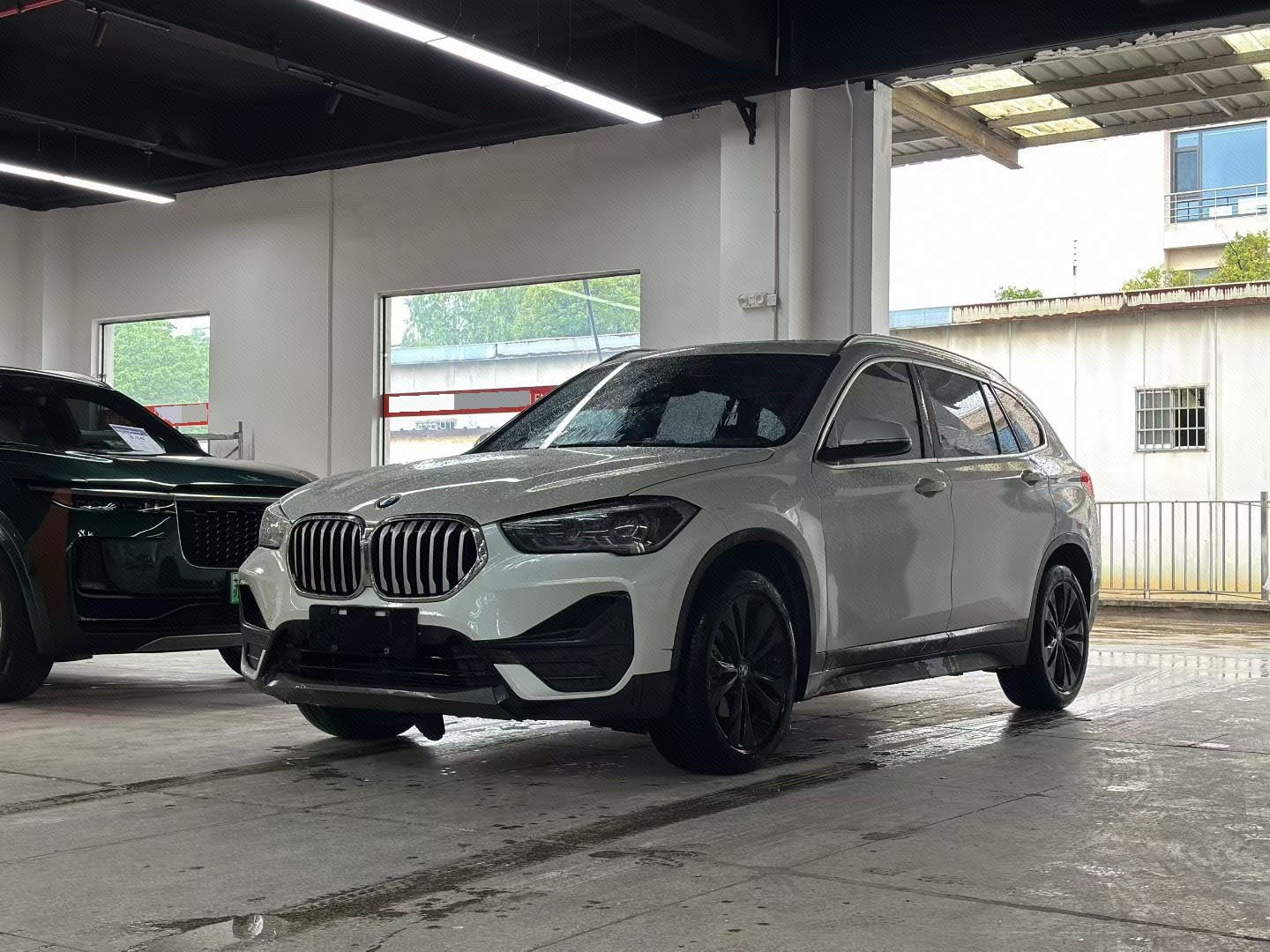 BMW X1 2021 BMW X1 2021 car image